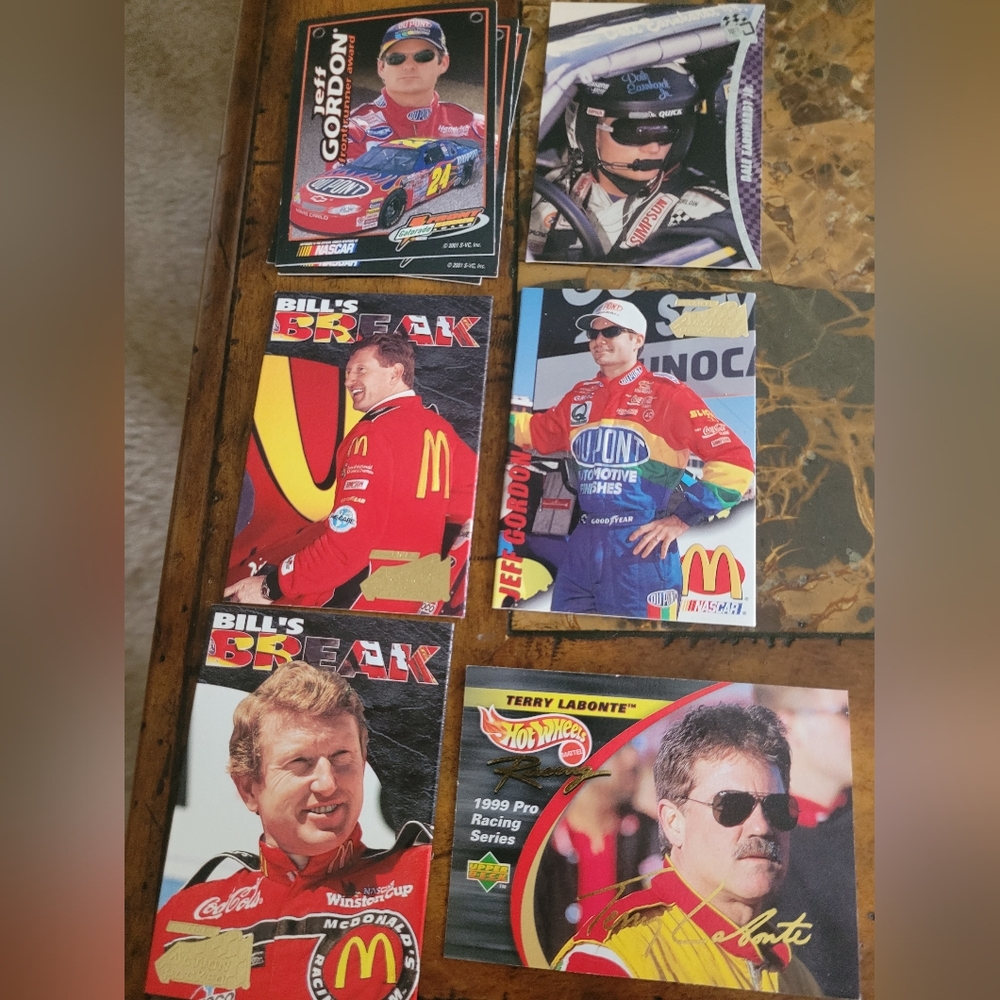 NASCAR Collectible Racing Cards - Multicolor Set